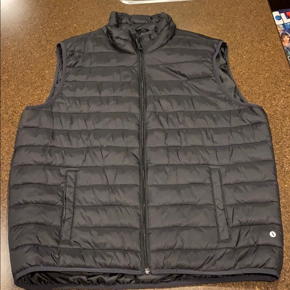 Xersion Black Vest - Picture 1 of 3